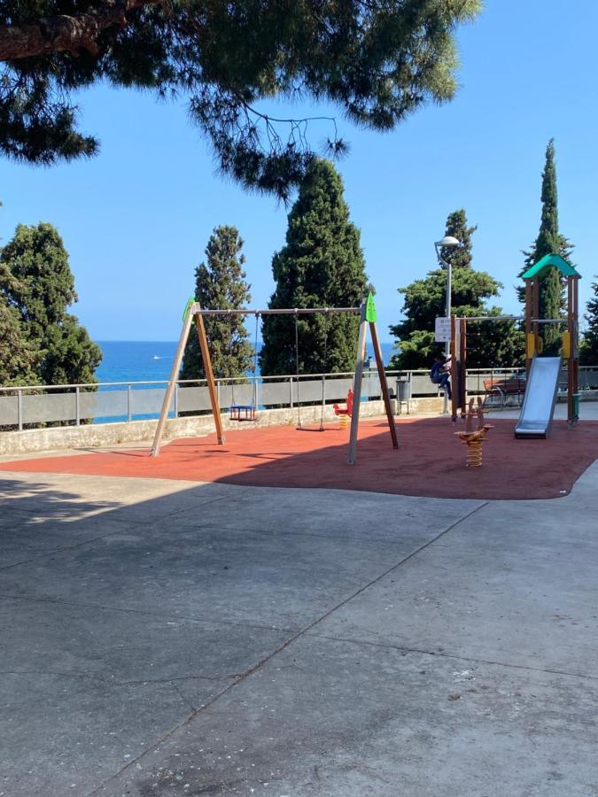 3 Bdrm Apart Near The Sea! Great For Kids! Arenys de Mar Zewnętrze zdjęcie
